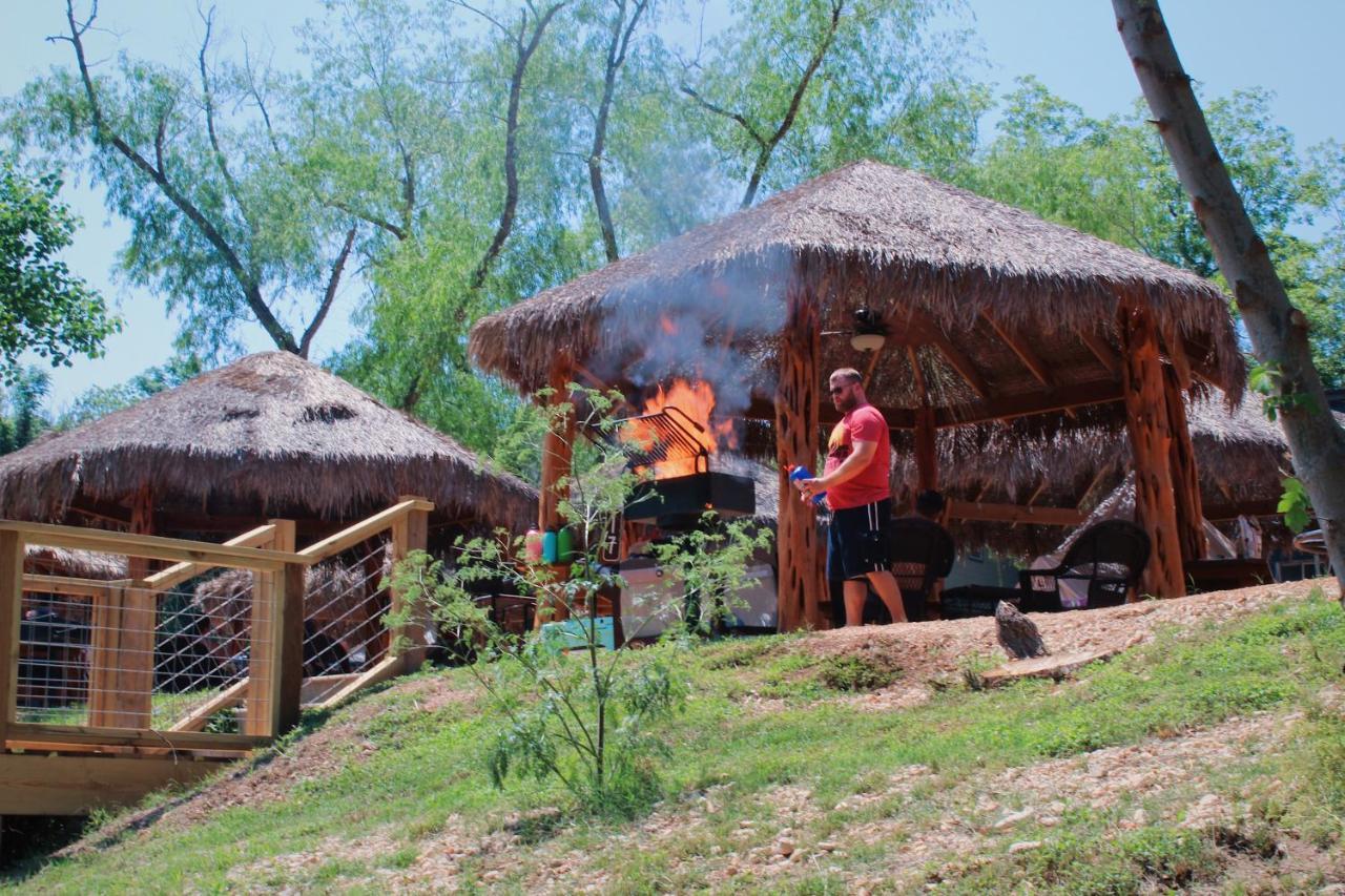 Son'S Guadalupe Glamping Tents - Adorable Riverside Glamping Tents Perfect A Family Getaway! New Braunfels Esterno foto